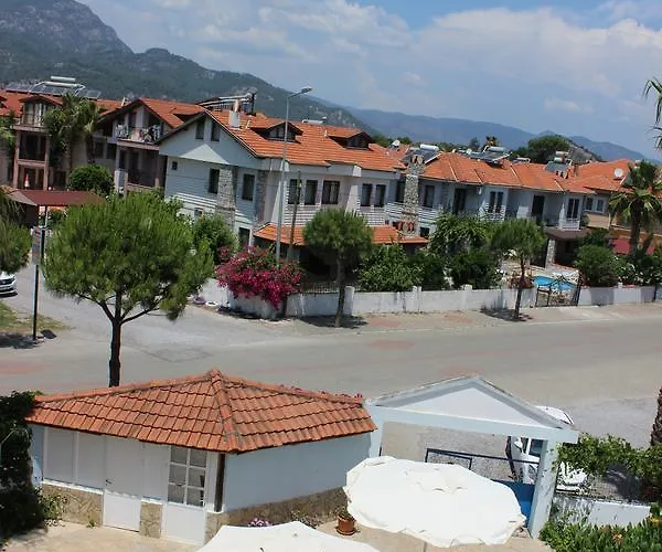 Mavikosk Aparthotel 4*